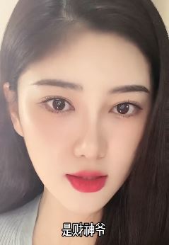 处女座小姐姐「一只南南」搞笑:好好赚钱宝贝,现在管爱情的是财神爷!