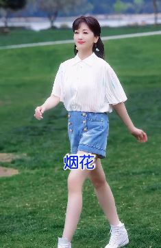 赵雅芝分享户外散步vlog，近7旬了状态依然如少女