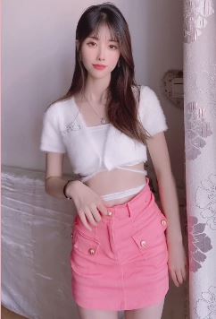 小姐姐「桃桃」穿着性感跳致命情人舞蹈 网友:用俺老家话说,美里很!