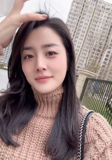 漂亮小姐姐「梦熙」户外分享生活好状态 网友:太养眼了