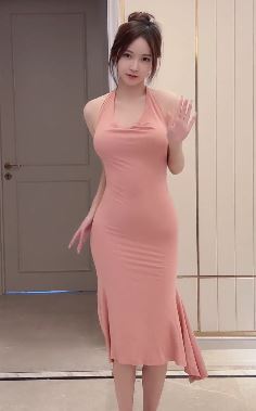 杭州小姐姐「宋曼可」穿露背连衣裙show婀娜身材