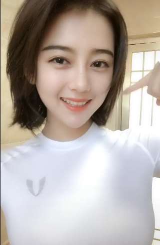 好可爱的一个大眼女孩,是你喜欢的类型吗?