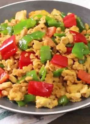 青红椒炒鸡蛋做法，这道菜才是真正的米饭杀手！