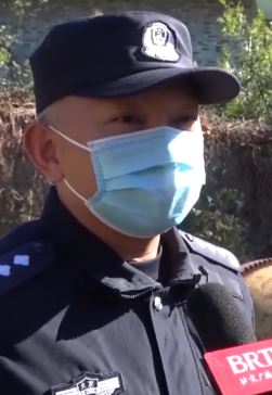 游客爬山香山赏红叶迷路 民警紧急救助