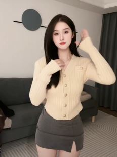 微胖小姐姐「小栗子」女人味穿搭居家浅跳,这feel美极了!