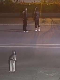 江西一对情侣马路中间吵架遭碾压