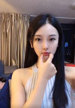 眉毛跟嘴巴一样长就是美女?你觉得小姐姐说的有道理吗?