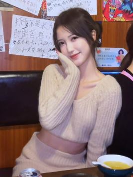 网红美女「宸荨樱桃」分享外出就餐vlog，网友：这个风格好好看