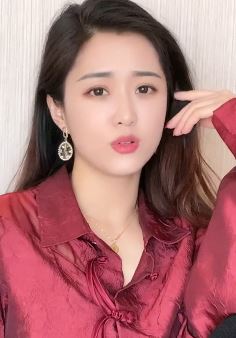 戏精「三昵阿姨」分享的这首伤感歌曲很好听，我想哭就要哭，我想喝醉就喝醉！