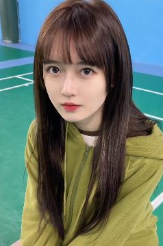 小姐姐「侃萌」不光颜值高 打羽毛球也是个高手
