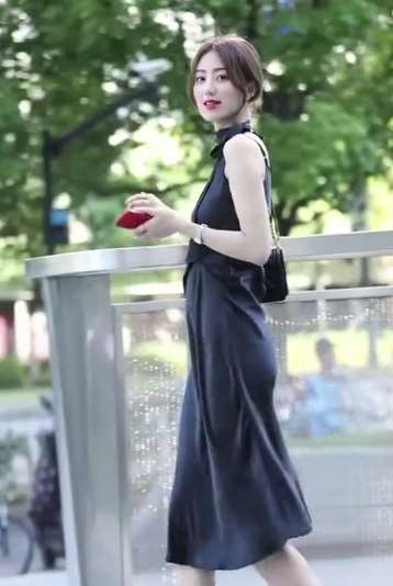 目测这位美女得多高呢？颜值与身材无懈可击！