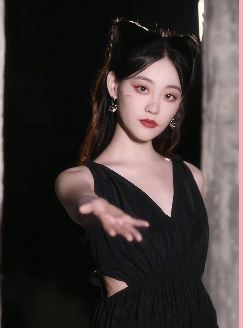 演员祝绪丹发抖音展示什么叫战损妆,很惊艳很美!