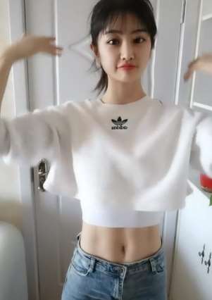 小姐姐说自己110斤 看这小蛮腰你信吗?