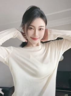 好看小姐姐「沉迷」休闲穿搭居家浅跳 网友:有点像张天爱