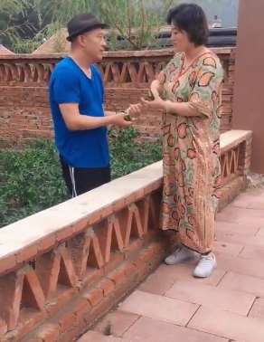 赵四偷菜被刘云发现，手机也被没收了！