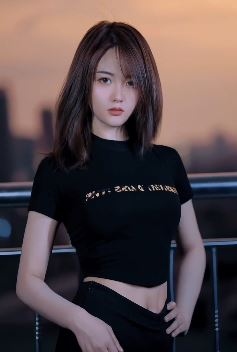 迷人的小姐姐「茉莉儿」调侃天气:打败我的不是天真,是天真热.!