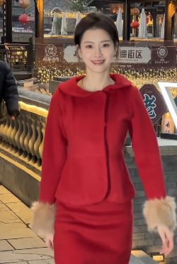 气质小姐姐「颖颖儿」红色系穿搭彰显名媛范儿 网友:人生若只如初见