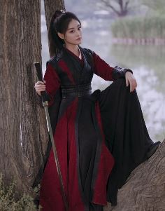 祝绪丹发电视剧《遇龙》剧照 网友:论武功封尘月与周芷若哪个强!