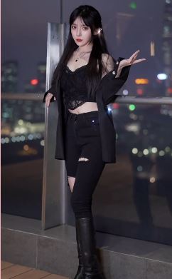 网红游戏主播「呆妹儿小霸王」玩王炸变装