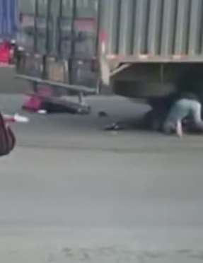 深圳一大货车失控撞倒3名行人，其中一人当场死亡！