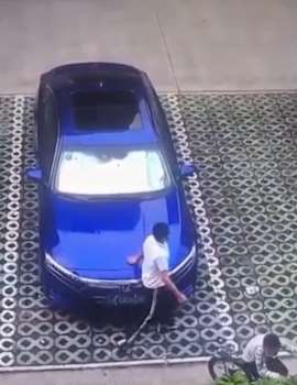 14岁男孩贪玩连续划伤小区11辆车