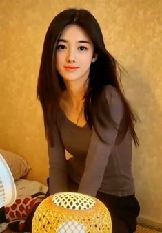 好看小姐姐「何子君」分享生活中美丽的舜间 网友:阳光明媚,优雅漂亮