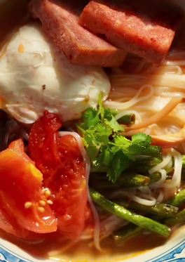 元气早餐【番茄酸汤面】的做法 只需几分钟就能搞定！