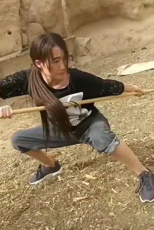 大山里的功夫女侠，果然一身好功夫！