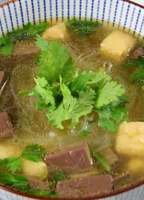 南京特色名吃​鸭血粉丝汤的做法