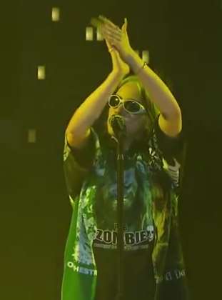 Billie Eilish现场表演《bad guy》