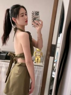 漂亮女主播「白羊妹妹」穿性感美裙居家自拍 网友:必须点赞