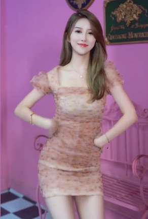 萝莉or御姐？高颜值长腿小姐姐让你二选一！