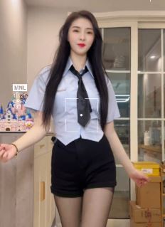 长腿美女主播「芙思思」穿黑S居家浅跳 网友:你就拿这个考验干部
