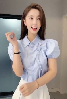 甜妹子「小李同学」show才艺,你觉她的舞得跳的怎么样?