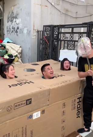打地鼠游戏,这比手机上玩打地鼠过瘾!