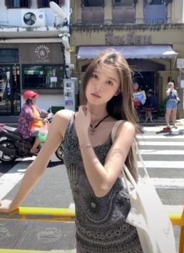 漂亮小姐姐「栗子子」性感穿搭分享泰国旅行vlog 网友:期待下次刷到姐姐