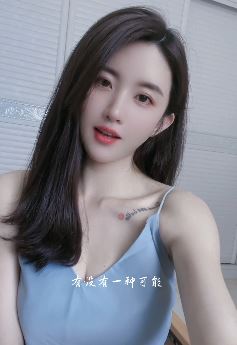 南京小姐姐「樱桃红了」纯欲穿搭分享日常好状态