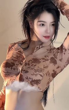 漂亮御姐「小小芙蕾雅」分享性感美搭 网友:我就咽了咽口水!