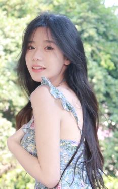 迷人小姐姐「花碎花」穿碎花裙分享户外日常 网友：你就是颜值的代名词