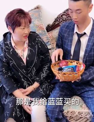 媳妇是外人？不，这位婆婆可是把媳妇当亲女儿！