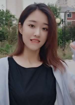 网红美女三妮阿姨cover《幸福飞翔》