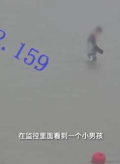 江苏一15岁中学生与家人发生矛盾欲跳湖轻生被救