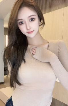 模特小姐姐「万万」show傲人身材 网友:喜提小姐姐一枚!