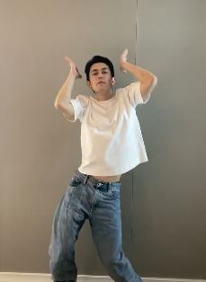 演员刘冠麟分享展示跳舞才艺，这样的灵魂舞者你喜欢吗？