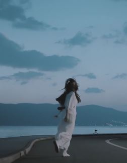 旅拍：春日到云南邂逅雪山与樱花