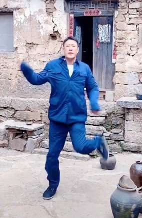 于震热舞搞笑演绎歌曲《谁是我的新郎》