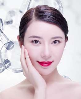 美女教你如何清除脸上的黑头