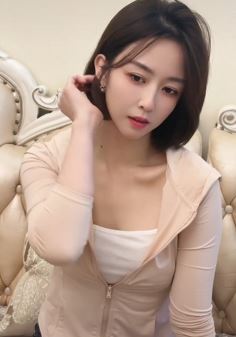 短发美女「璇璇」分享40岁女人味穿搭 网友:一眼就爱上了