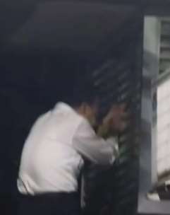 江苏一高校女浴室遭陌生男偷拍