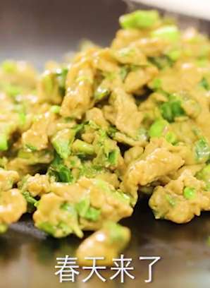 香椿炒鸡蛋做法，味道极美越吃越香！